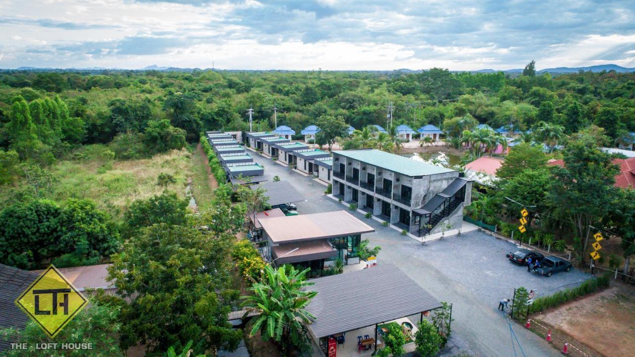 Hotel The Loft House Sakaeo Watthana Nakhon Zewnętrze zdjęcie