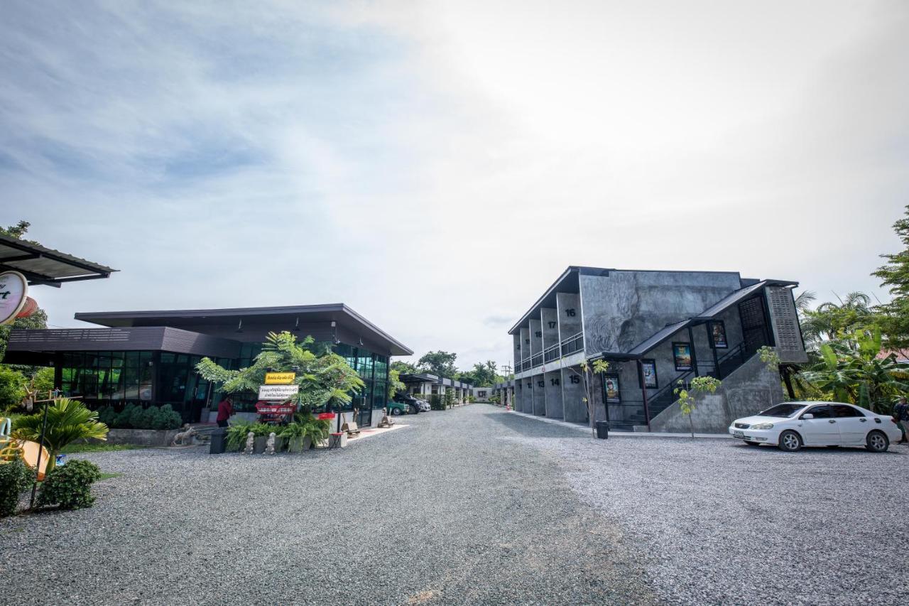 Hotel The Loft House Sakaeo Watthana Nakhon Zewnętrze zdjęcie